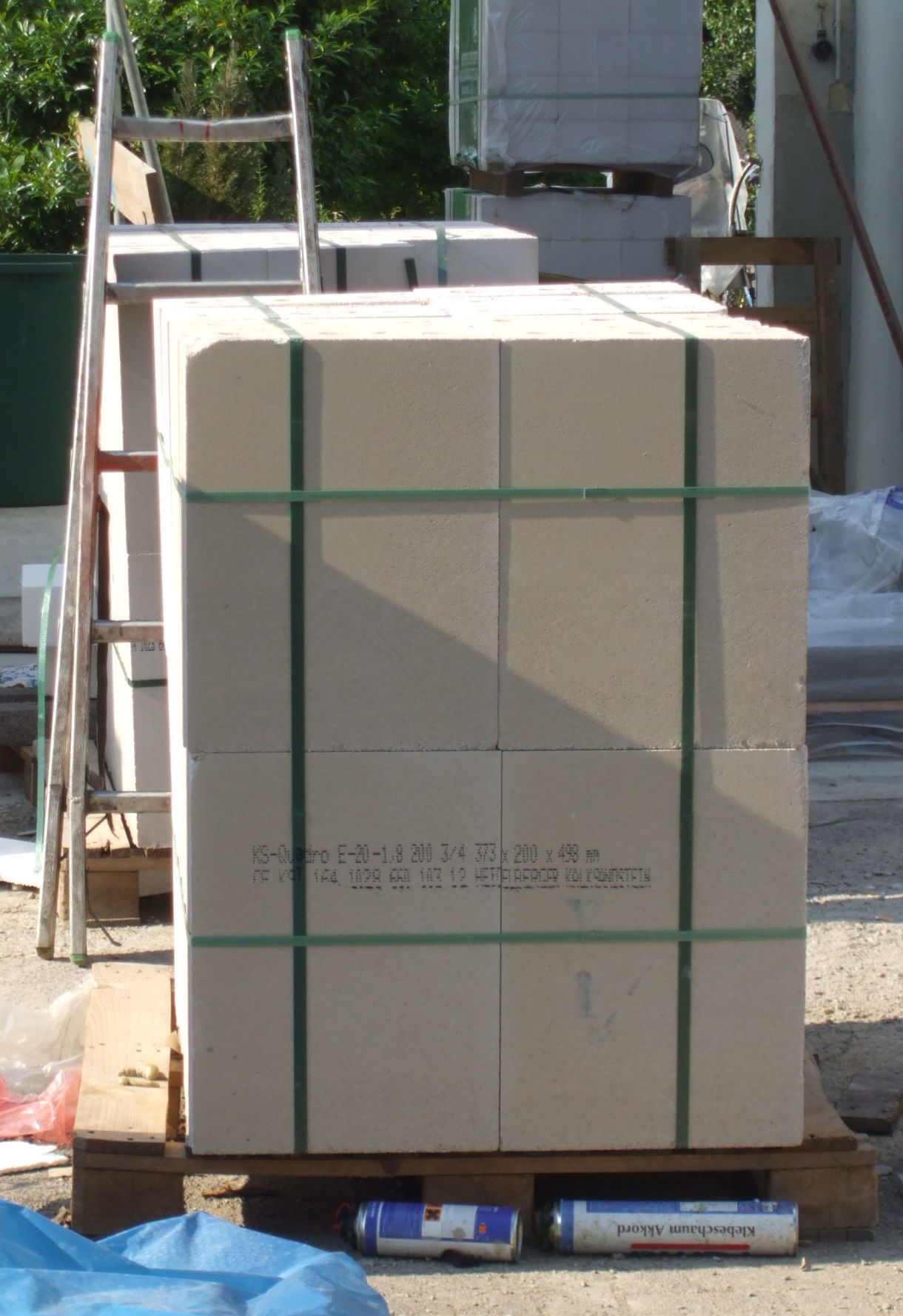 Palettes de blocs prêtes pour enlèvement